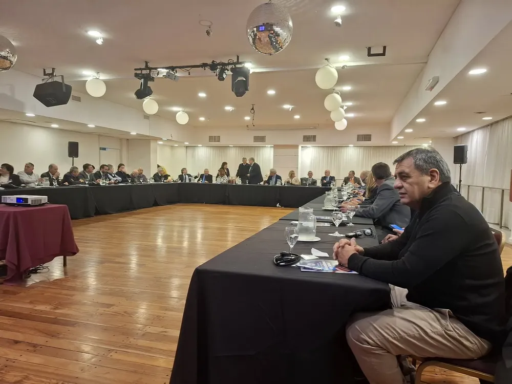 OSCAR CADER, CONGRESO, MUTUALISMO