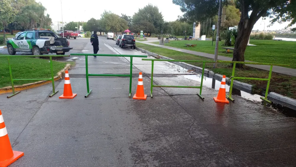 CORTE DE TRÁNSITO EN LA COSTANERA DE VIEDMA