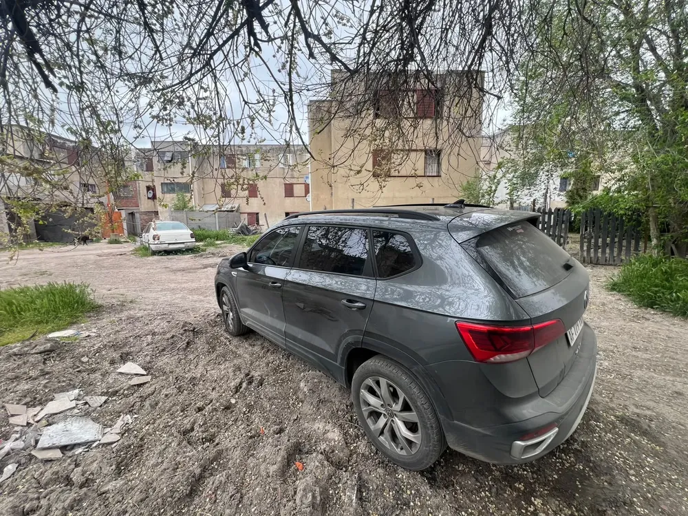 BARRIO GUIDO AUTO ROBADO