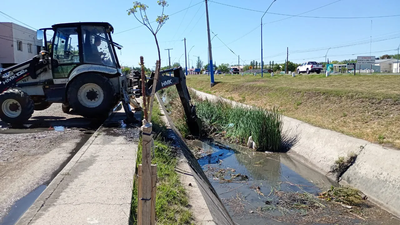 LIMPIEZA CANAL DESAGUE