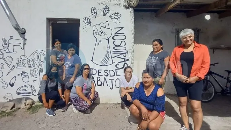 NOSOTRAS DESDE ABAJO