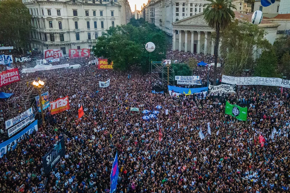 MARCHA UNIVERSITARIA