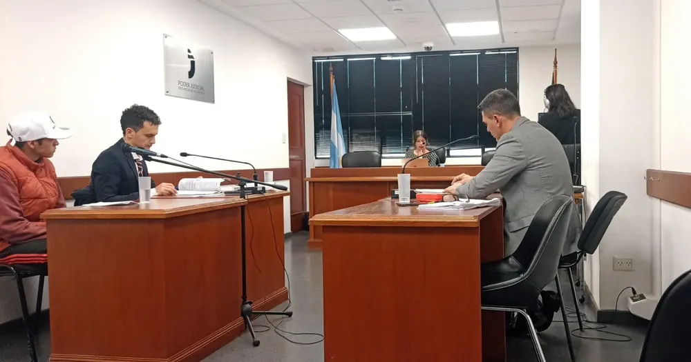 FORMULAN CARGOS A AXEL GUNANJA POR ROBO A TAXISTA