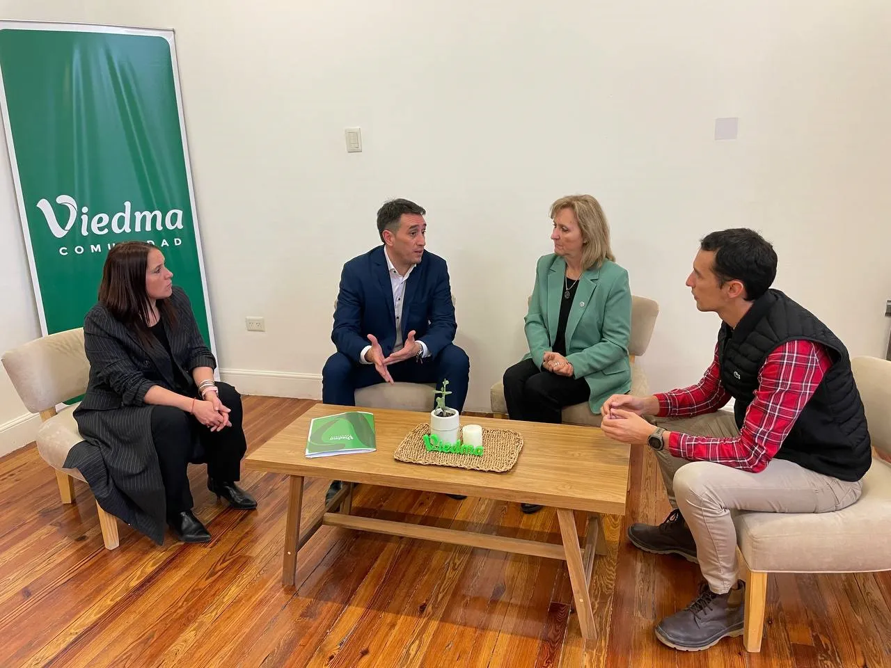 MARÍA EUGENIA SERRA, MARCOS CASTRO, ADRIANA GOYCOCHEA Y GASTÓN GUTIÉRREZ