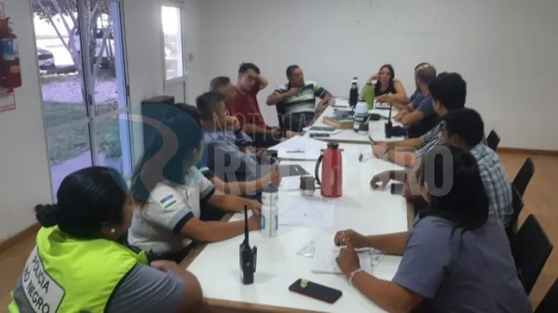 fiesta del mar y del acampante policia