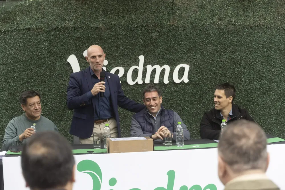ALEJANDRO ECHARREN, MARCOS CASTRO