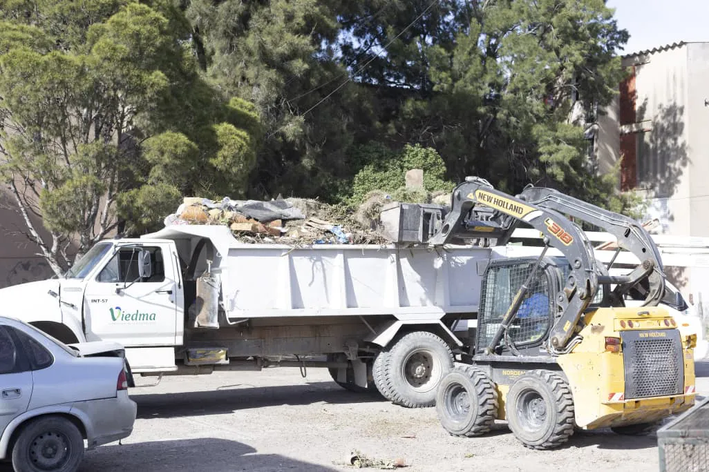 VIEDMA LIMPIA CON LA COMUNIDAD