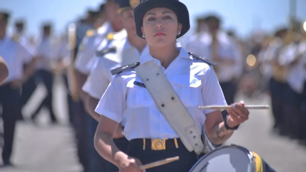 MUJERES EN LA BANDA DE MUSICA DE LA POLICIA