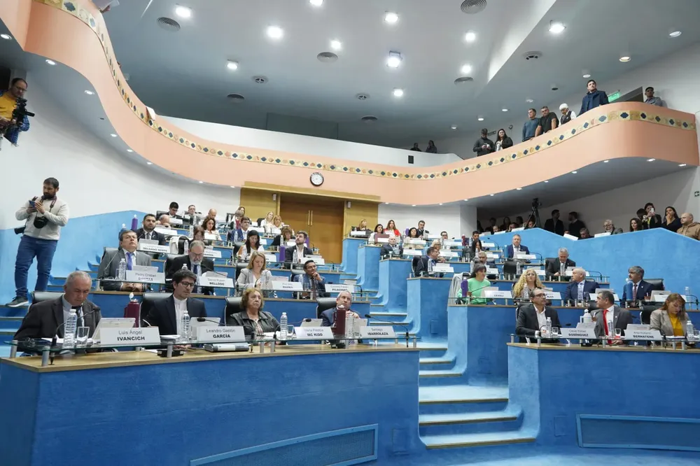 SESIÓN DE LA LEGISLATURA