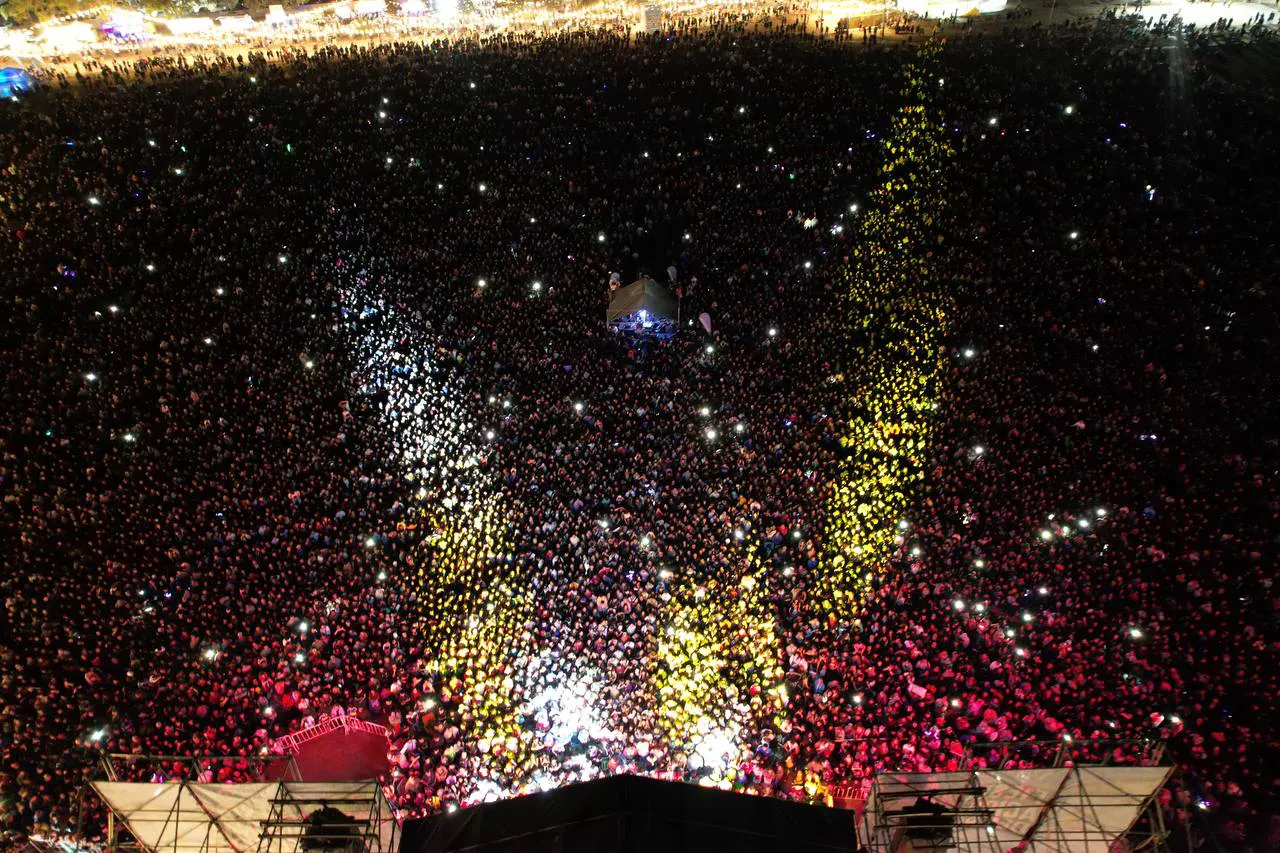 FIESTA DEL RIO, 2025, LA T Y LA M