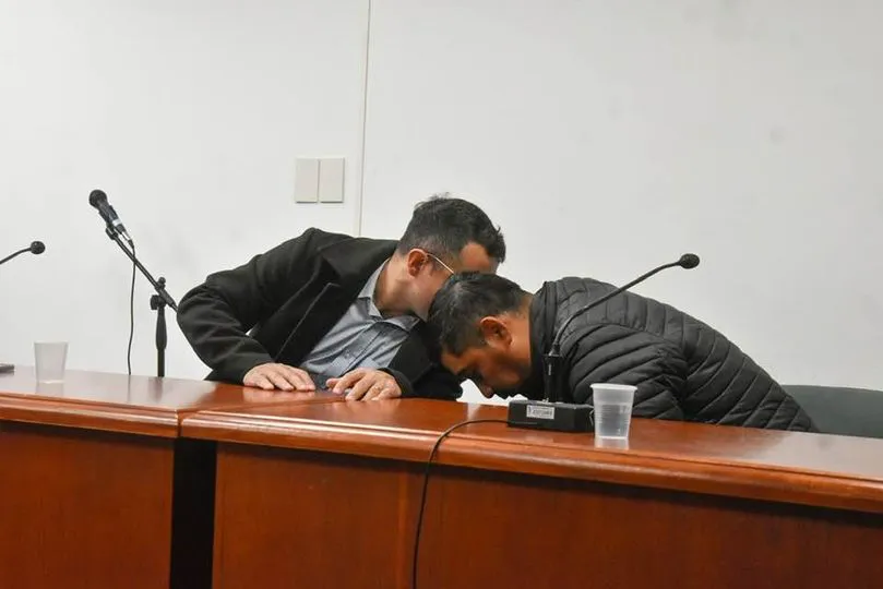 DAMIÁN TORRES HABLA CON SU DEFENDIDO ISAIAS BARRERA