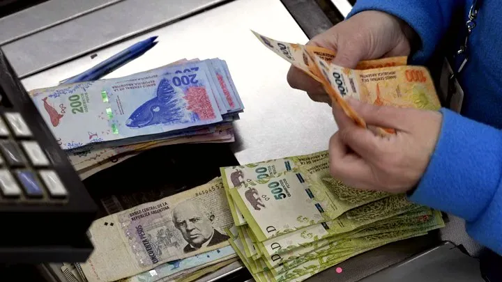CAJA, DINERO, RETIRO