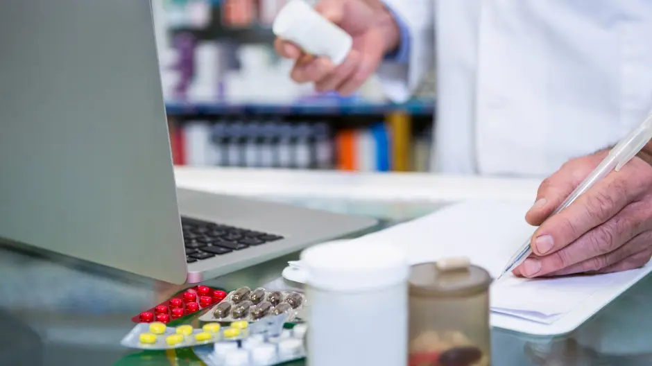 MEDICAMENTOS, RECETAS