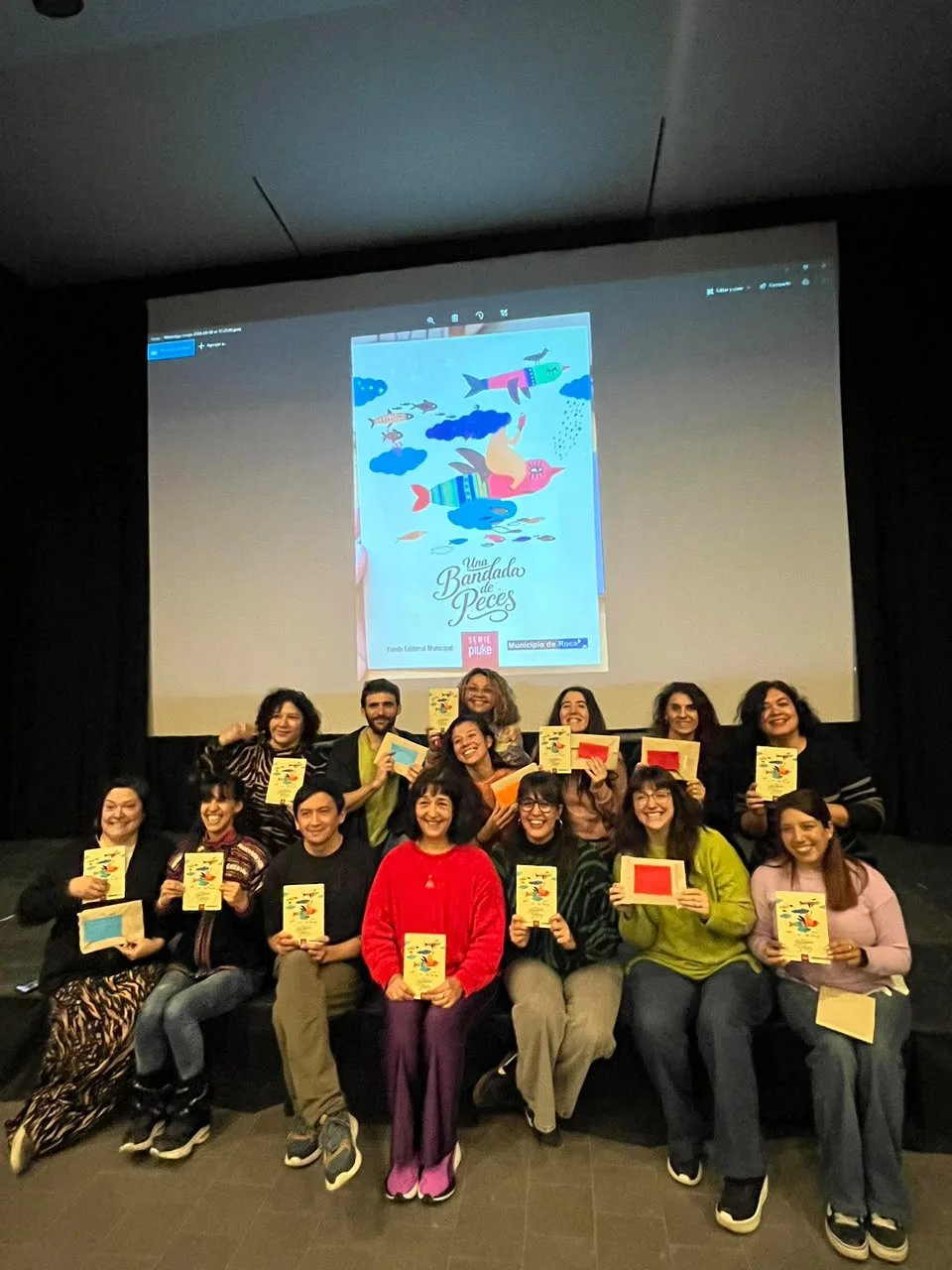 ENTREGA LIBRO BANDADA DE PEZ