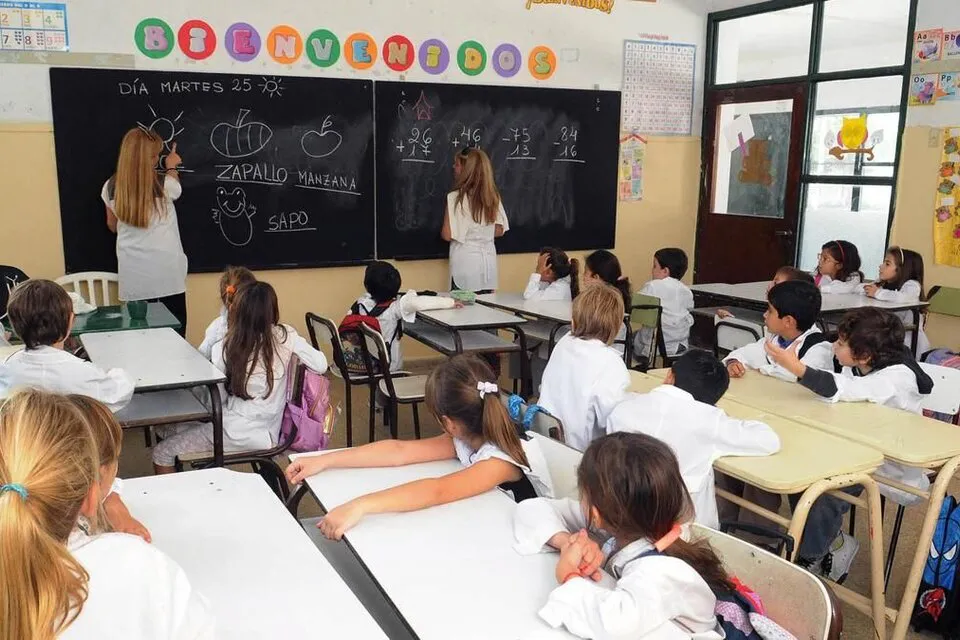 824701-docentes-2012