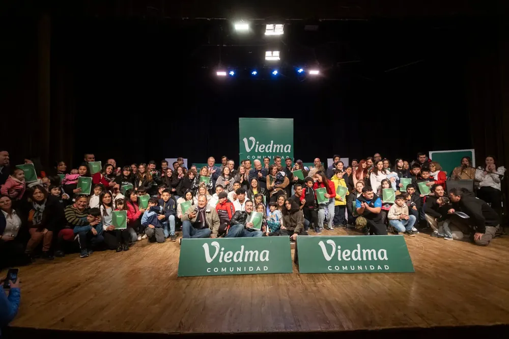 ENTREGA DE LOTES MUNICIPALES EN VIEDMA