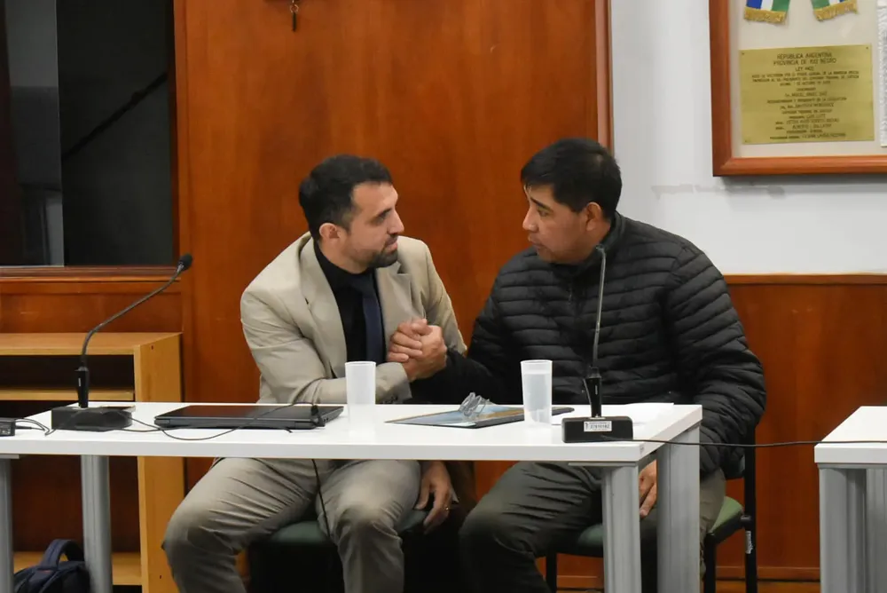 DAMIAN TORRES JUNTO A ISAIAS BARRERA