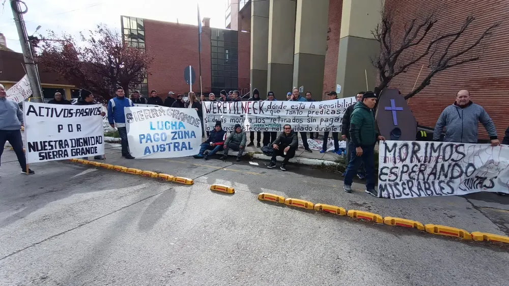 POLICIA, RETIRADOS, PASIVOS