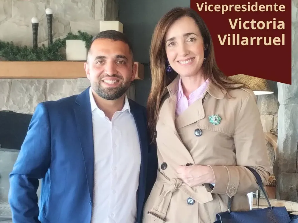 DAMIAN TORRES Y VICTORIA VILLARRUEL
