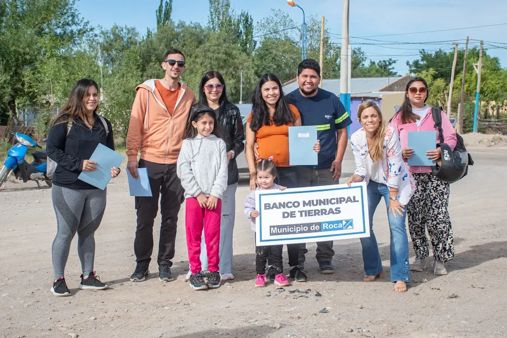 ENTREGA LOTES SOCIALES