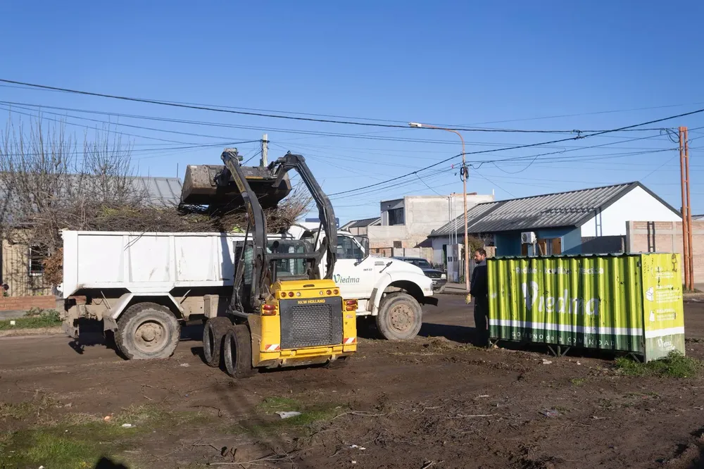 VIEDMA LIMPIA CON LA COMUNIDAD