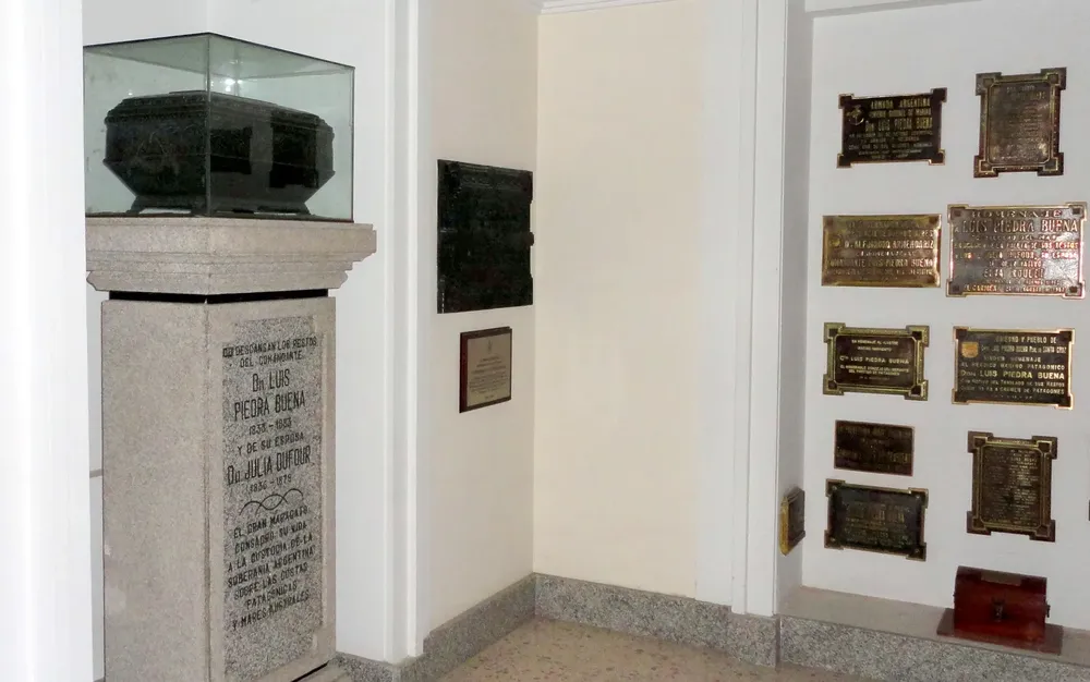 MAUSOLEO LUIS PIEDRABUENA