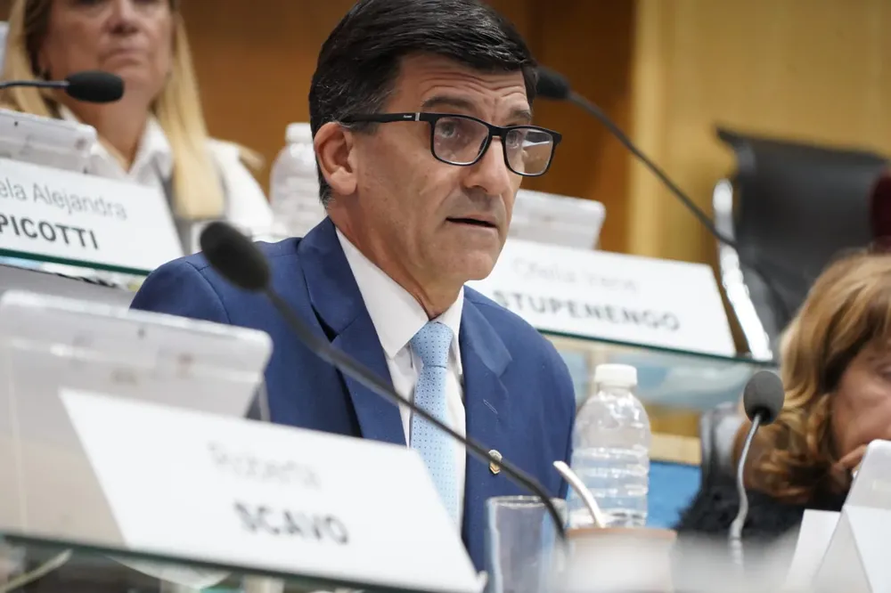 JAVIER ACEVEDO