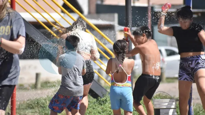 NIÑOS jugar