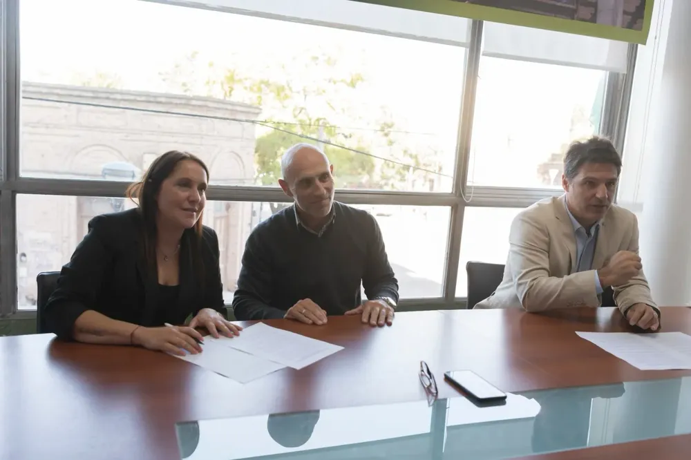 MARIA EUGENIA SERRA, ALEJANDRO ECHARREN