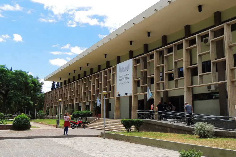 f5e1d00e-841f-4693-83b3-3c5825b4c45b