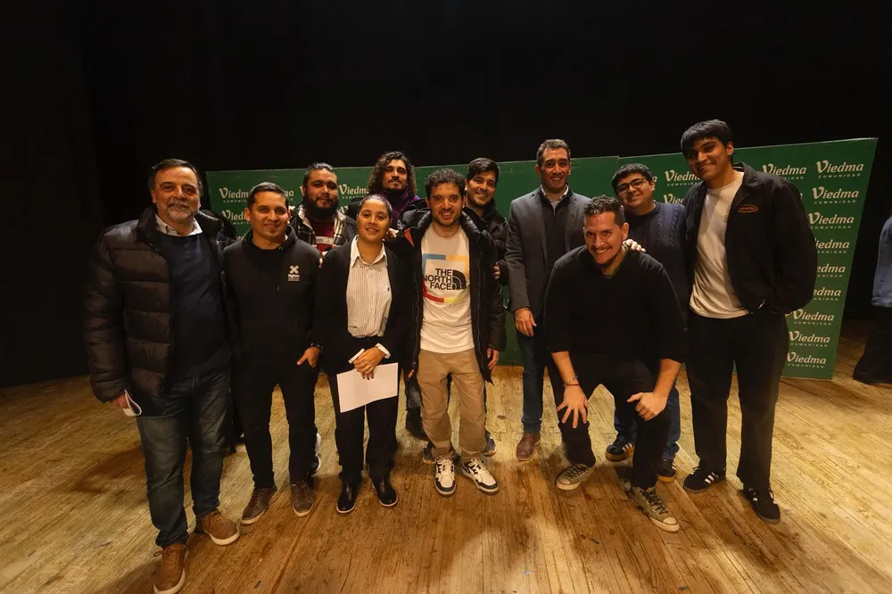 MANOS QUE TRABAJAN, PUNTO DIGITAL, VIEDMA, DIPLOMAS
