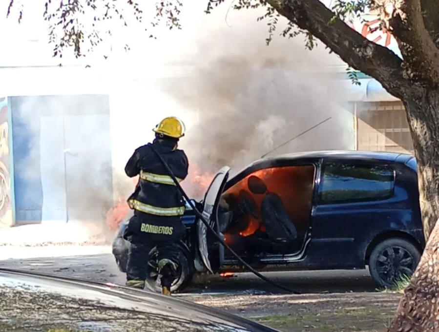 EL CONDOR INCENDIO AUTO