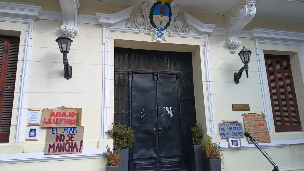 MOVILIZACIÓN EN VIEDMA CONTRA LA LEY BASES