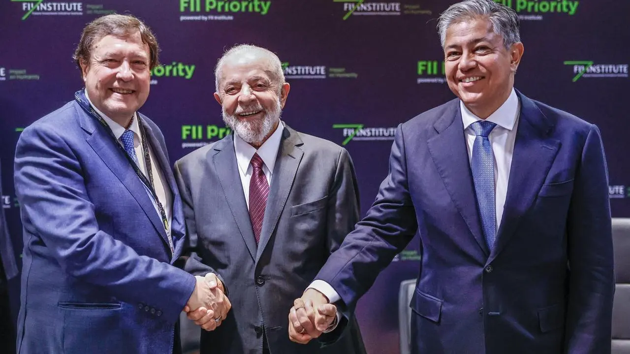 ALBERTO WERETILNECK, LULA DA SILVA Y ROLANDO FIGUEROA