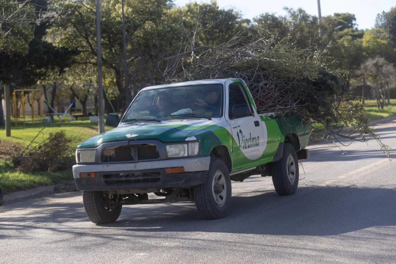 VIEDMA LIMPIA CON LA COMUNIDAD, EL CONDOR