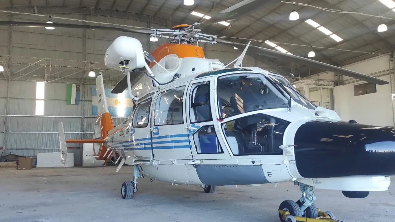 VIEDMA, AEROPUERTO, HANGAR, HELICOPTERO