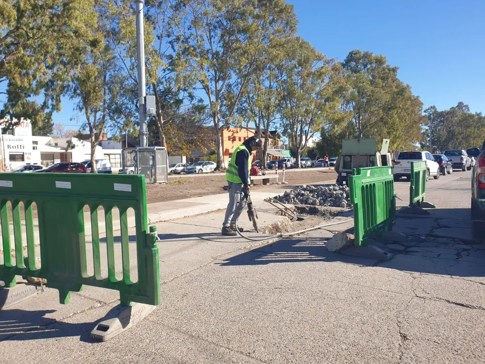 REPARAN CAÑERÍAS EN BOULEVARD CONTÍN Y MORENO
