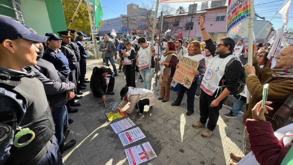 UNTER MANIFESTACION VIEDMA