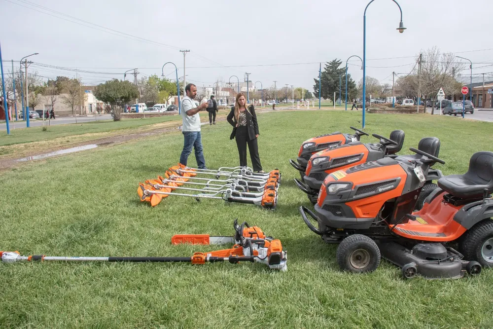 EQUIPAMIENTO PARQUES Y JARDINES