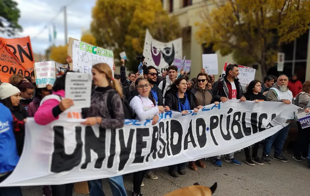 MARCHA UNIVERSITARIA