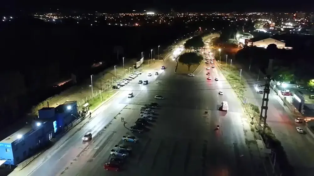 ACCESOS ILUMINADOS EN CIPOLLETTI