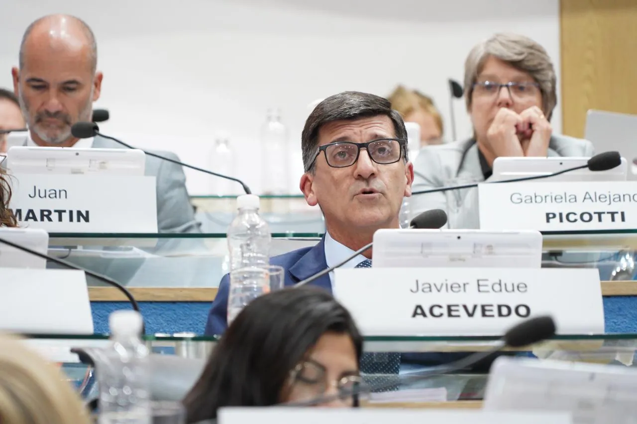 JAVIER ACEVEDO