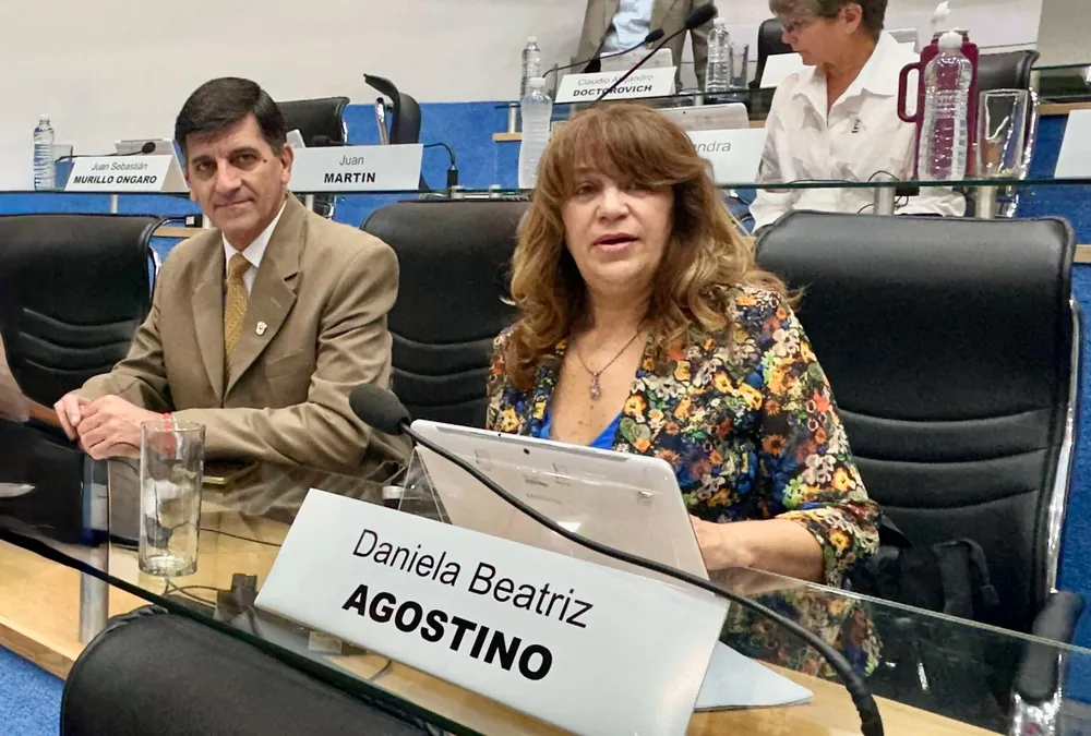 JAVIER ACEVEDO, DANIELA AGOSTINO