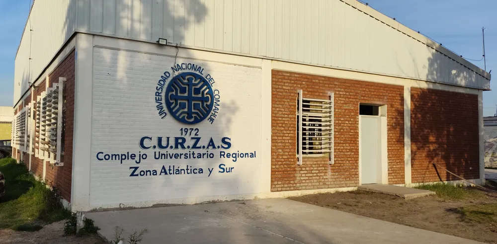 CURZAS-edifcio-cartel