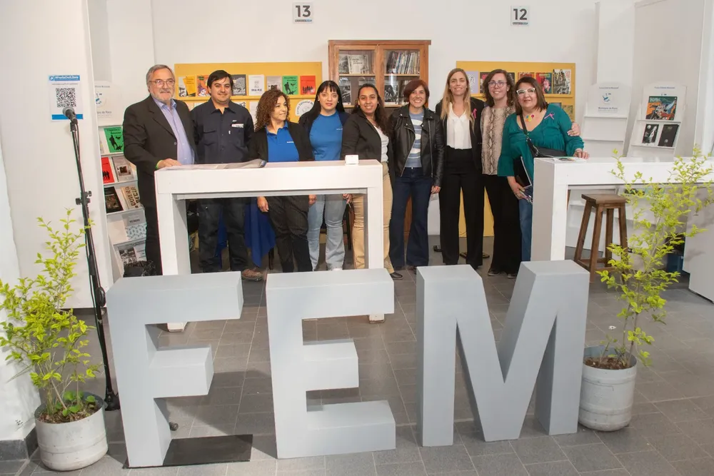 FERIA DEL LIBRO FEM.JPG