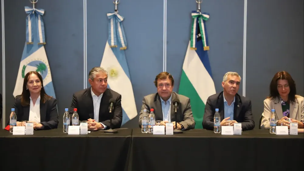 ROLANDO FIGUEROA, ALBERTO WERETILNECK, FACUNDO LOPEZ