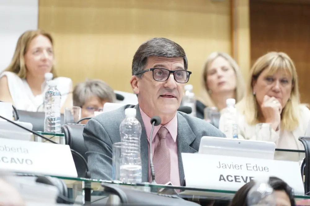 JAVIER ACEVEDO