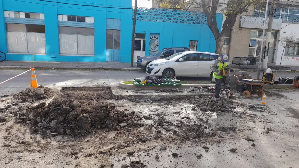 ARREGLO DE CAÑO DE RIEGO EN VIEDMA